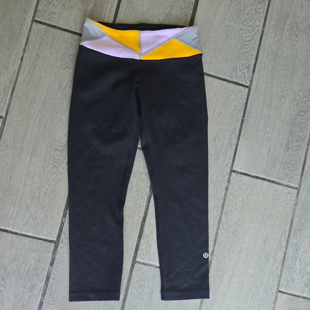 Lululemon Black Crop Leggings with Colorblock Waistband Size 2 L9